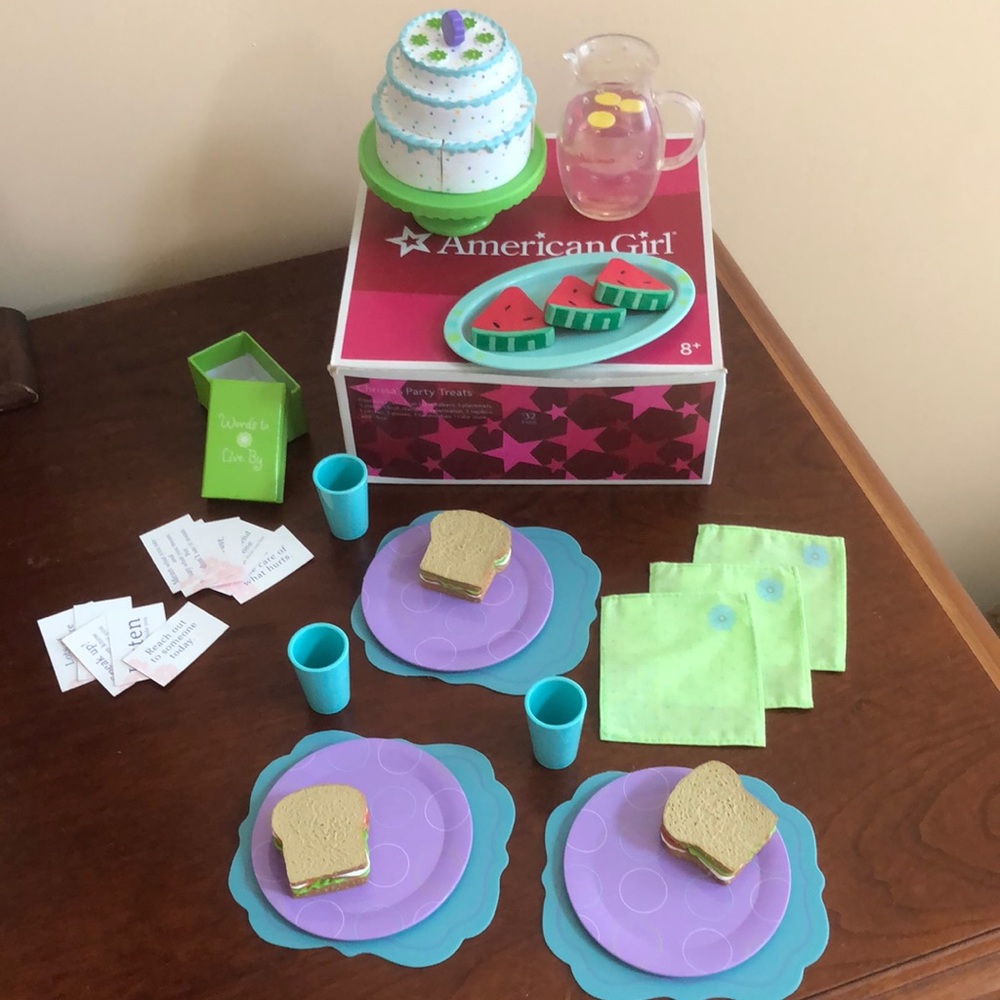 American Girl Chrissa’s Party Treats Complete Set Retired 2009